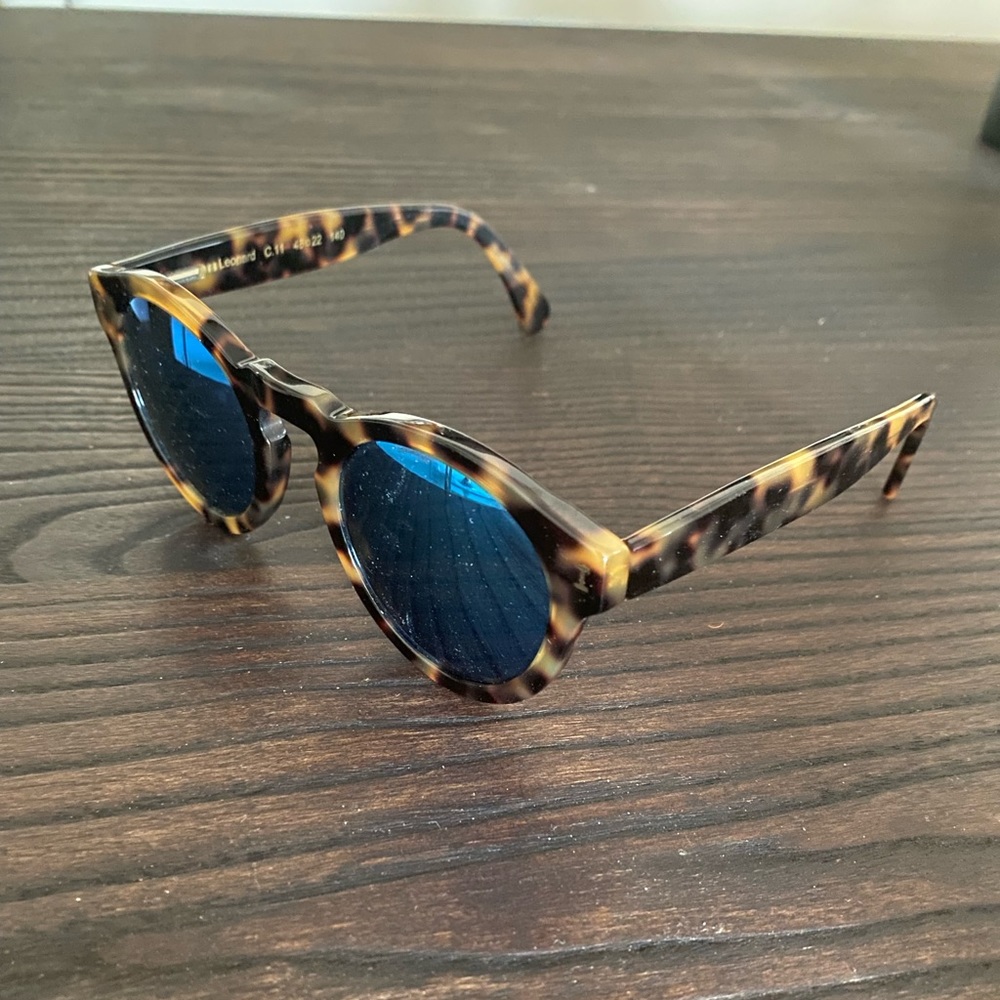 A signature silhouette, Illestevas perfectly balanced round frame